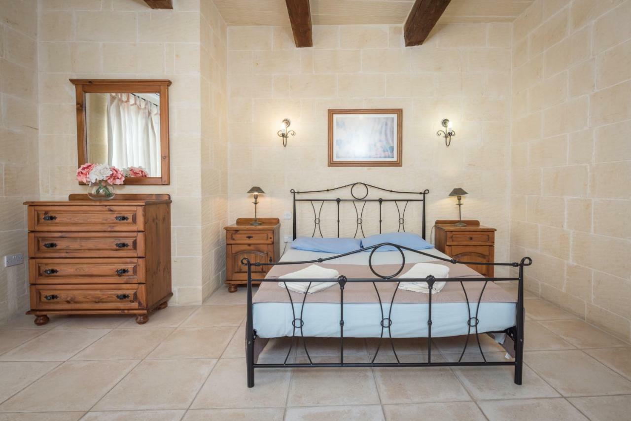 Valley View - Holiday Farmhouse With Private Pool Надур Екстериор снимка