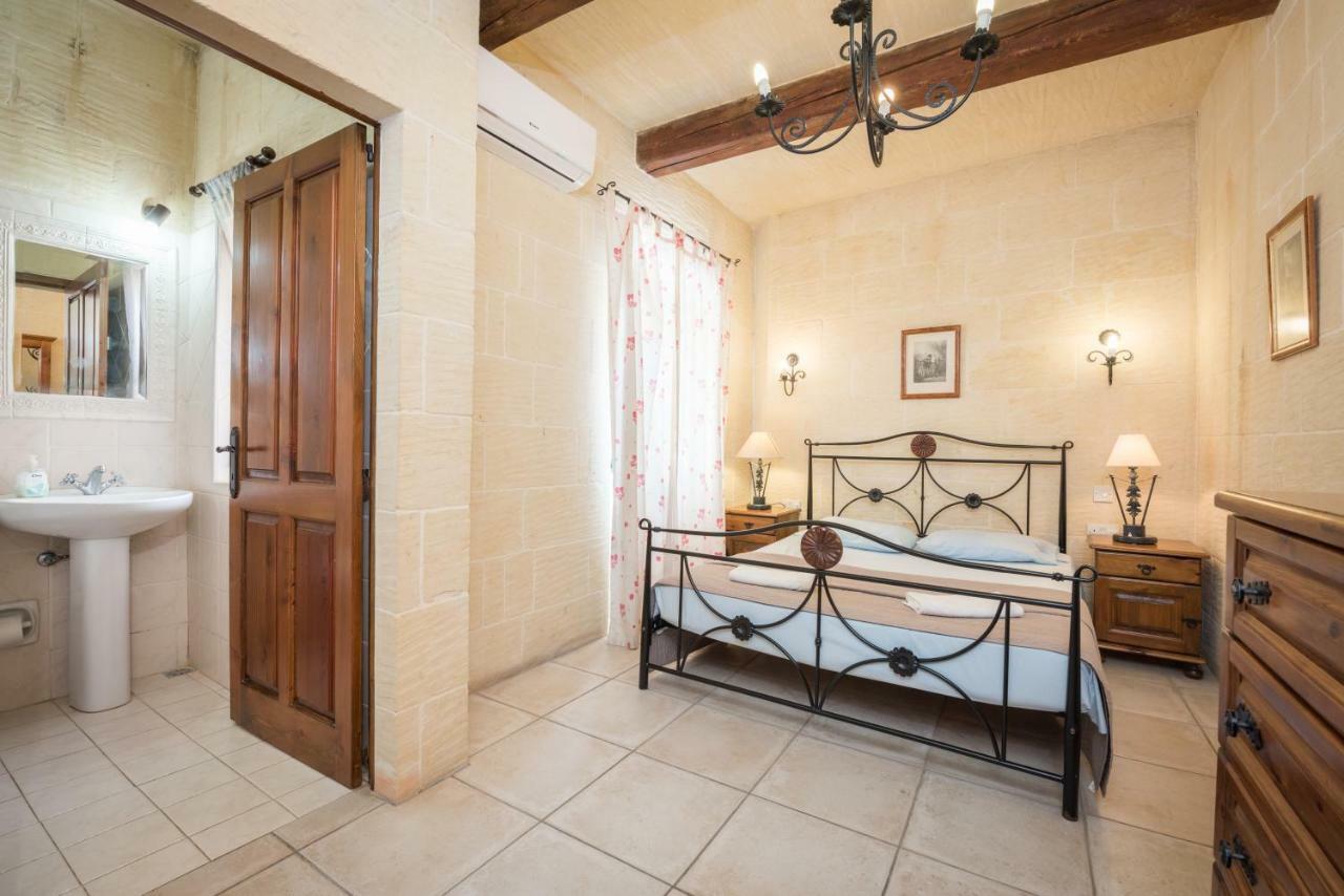 Valley View - Holiday Farmhouse With Private Pool Надур Екстериор снимка